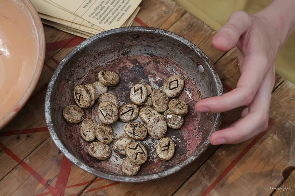 Li Sortilegi - Le Rune